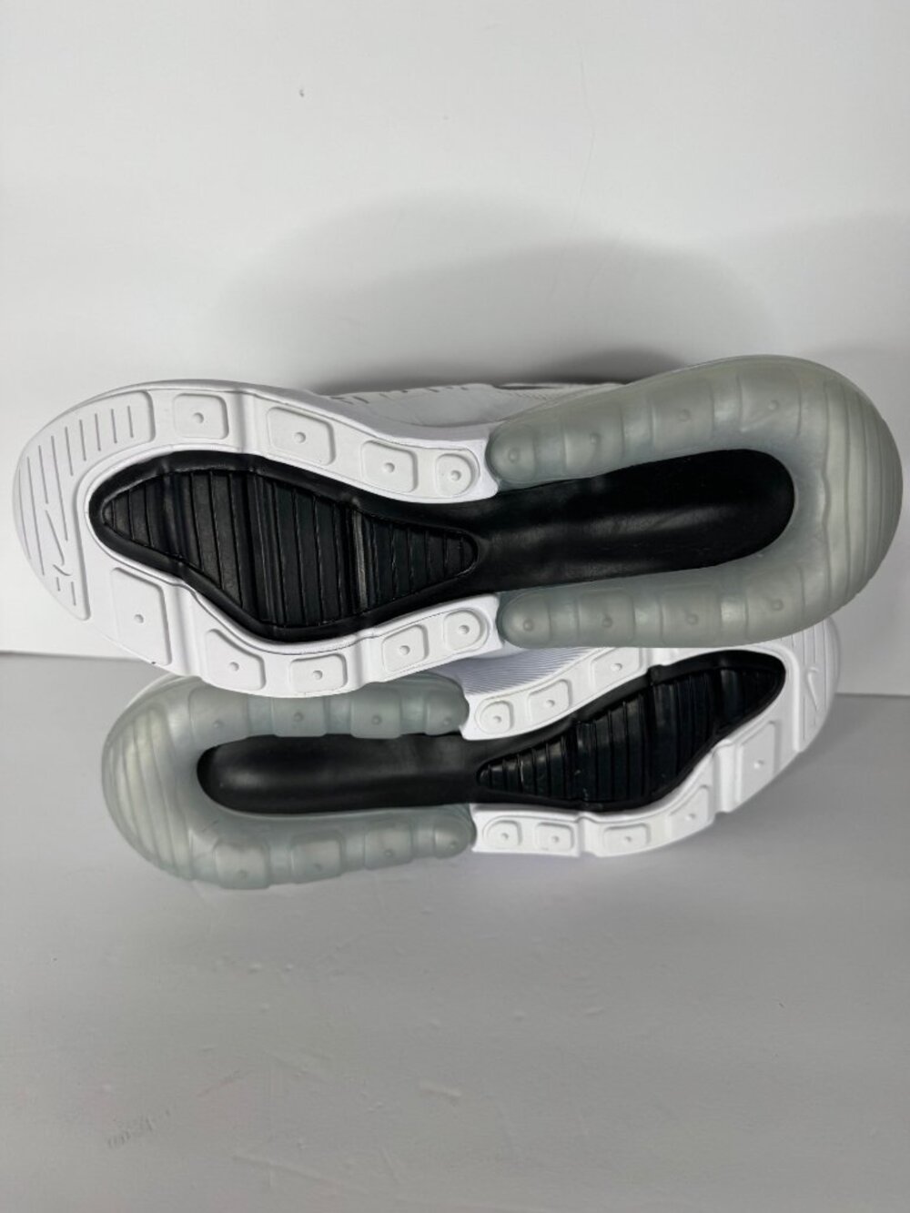 Nike Air Max 270 Sneaker Shoe White Black Men's Size EU 42 US 8.5 NIB - Picture 7 of 7